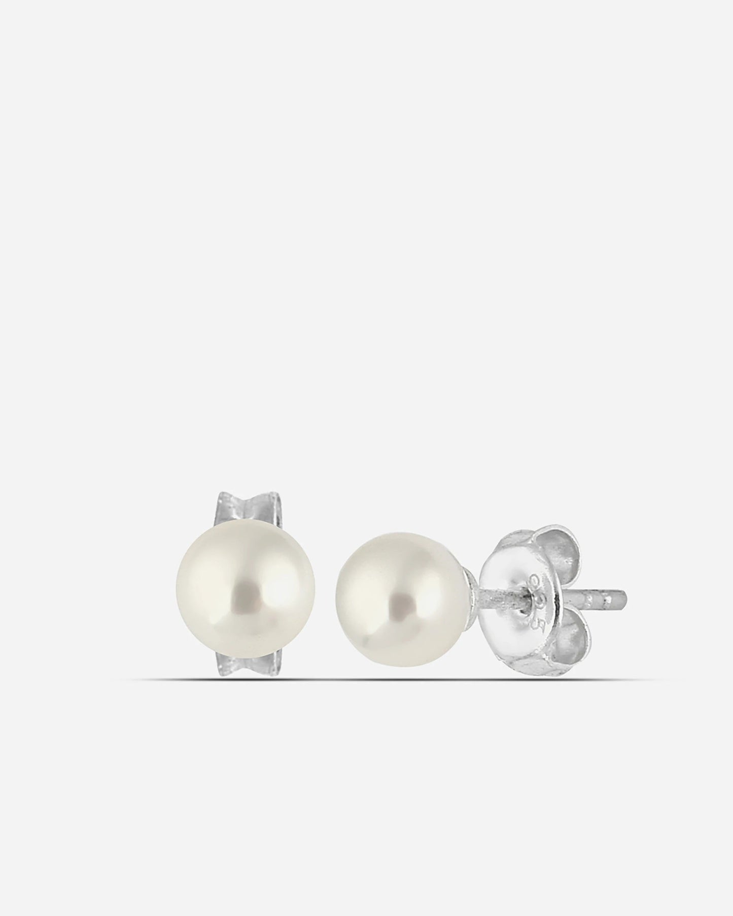 Salvatori Paris Voile d’Or 4mm Silver Classic Pearl Stud Earrings