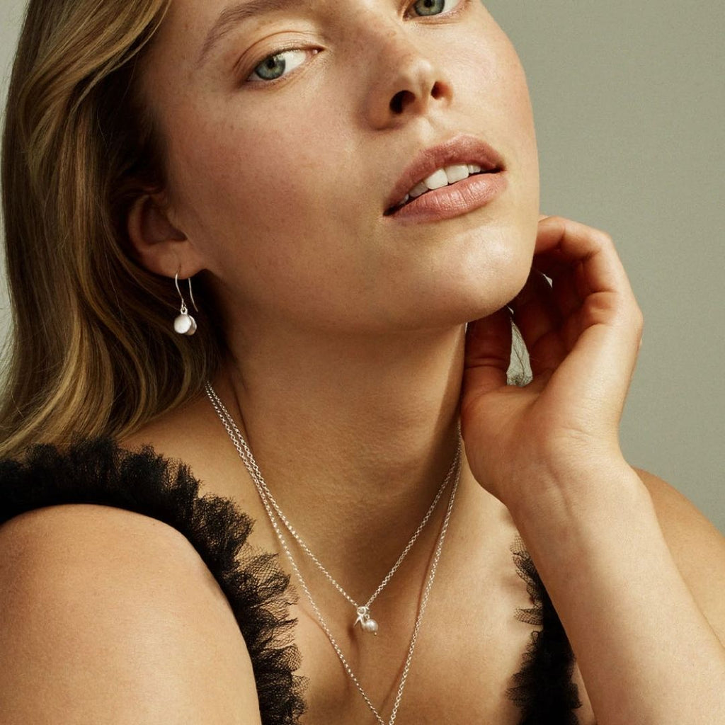 Kalevala Lucky Pearl small earrings, silver Kalevala Modern